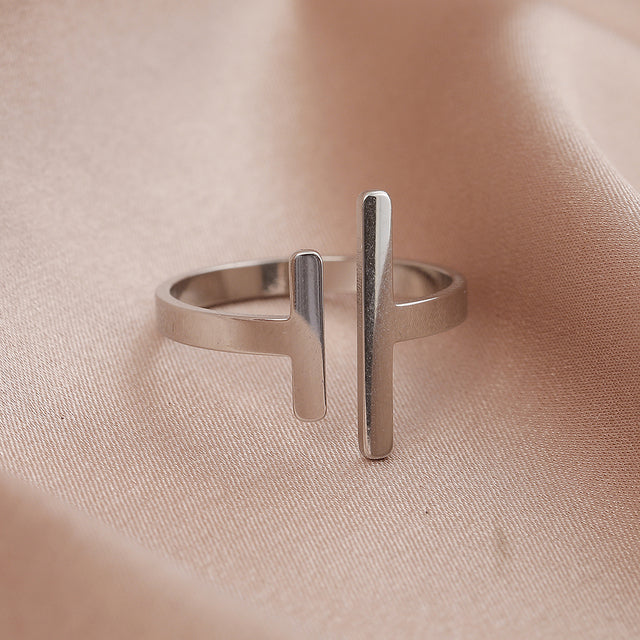 Élégante Bague Équilibre en Or et Argent