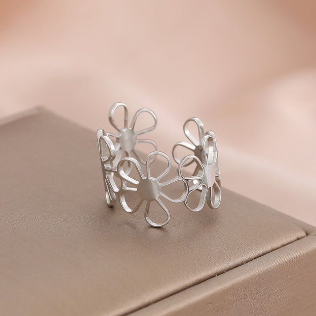 Élégante Bague Florale en Or et Argent