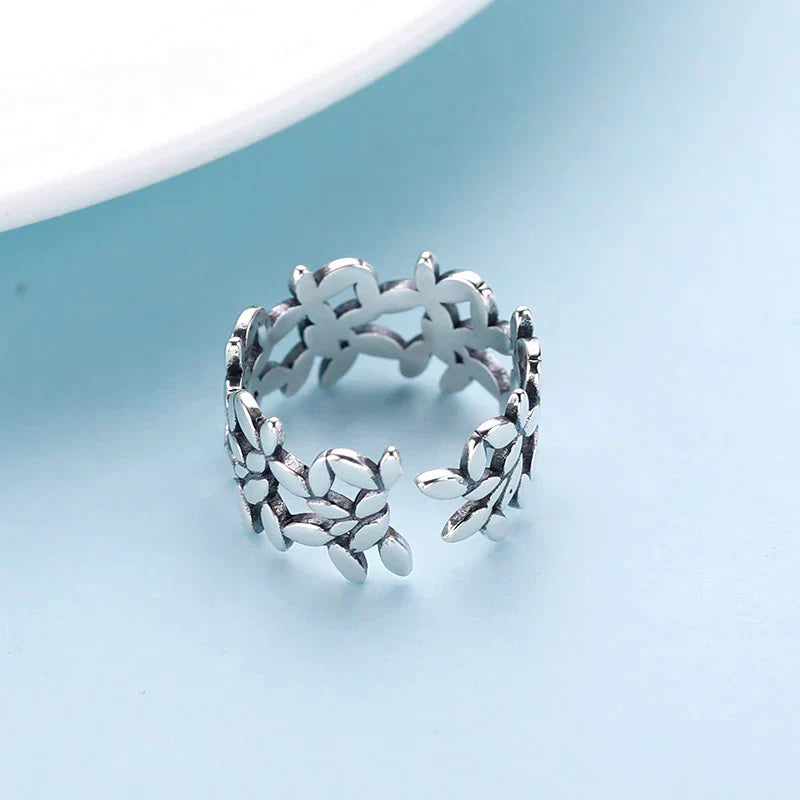 Bague Élégante en Argent à Motif de Feuille