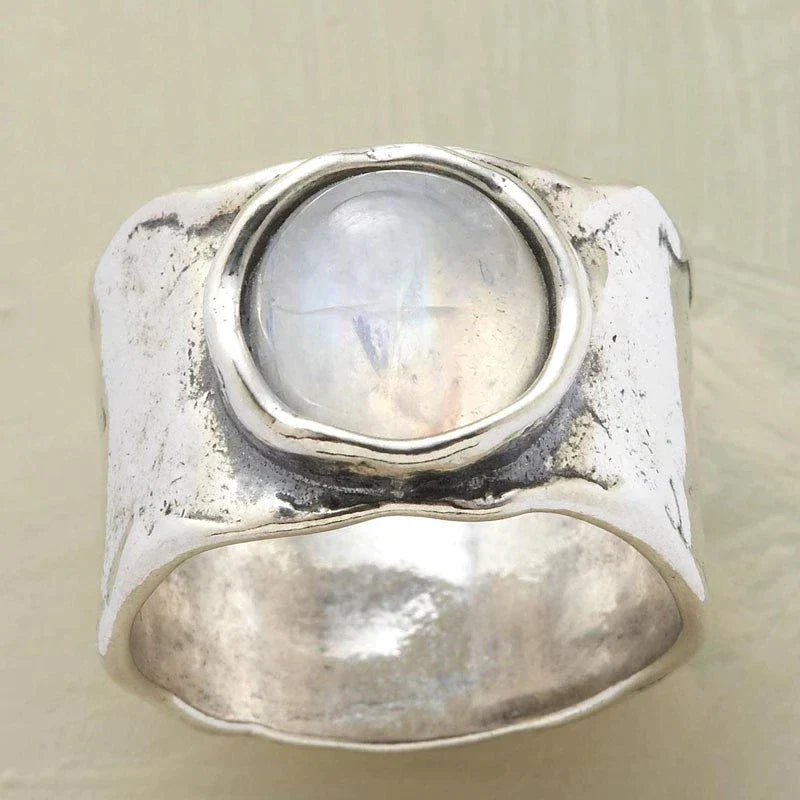 Élégante Bague en Argent avec Pierre de Lune Chic