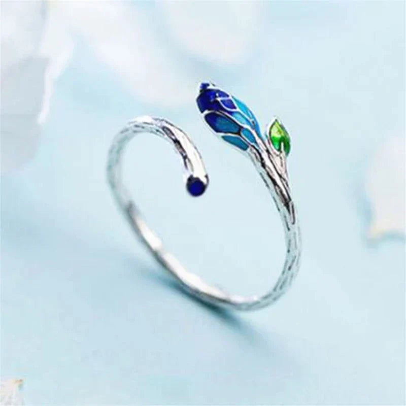 Élégante Bague en Argent Réglable ornée d'une Magnifique Fleur Bleue