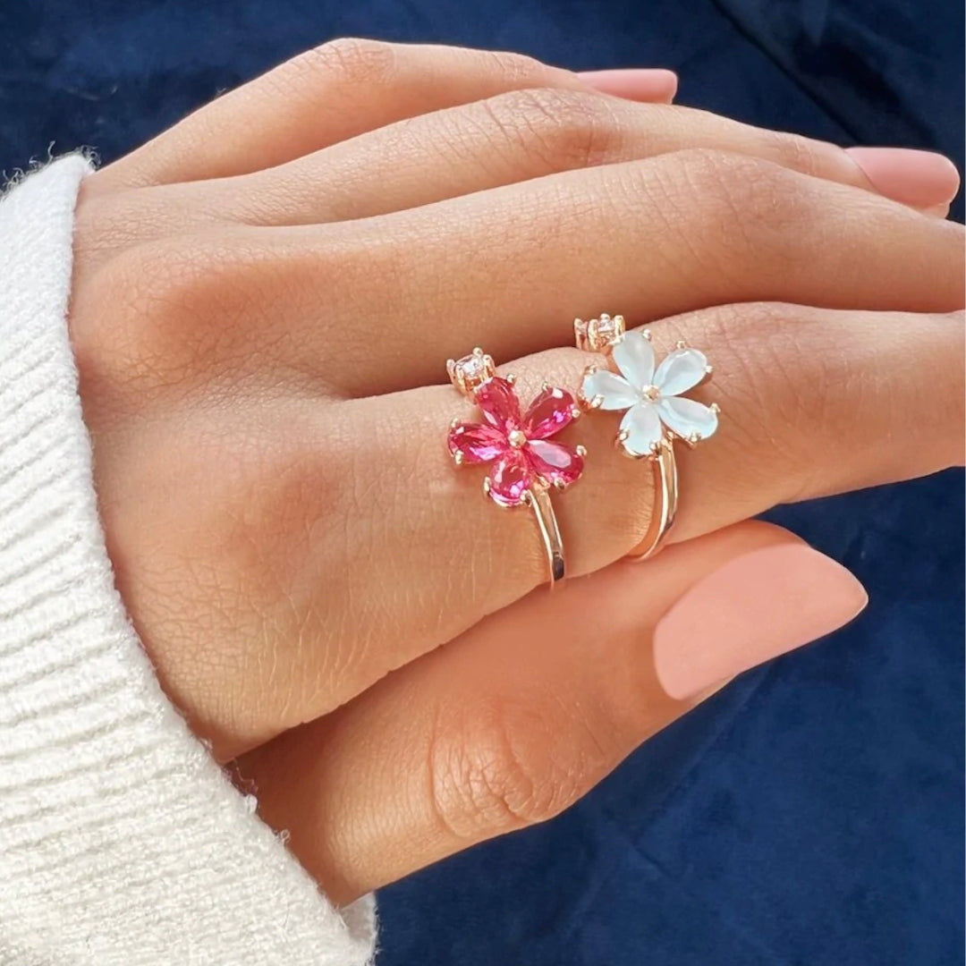 Bague Éblouissante en Or avec Pétales de Zirconium Ajustables