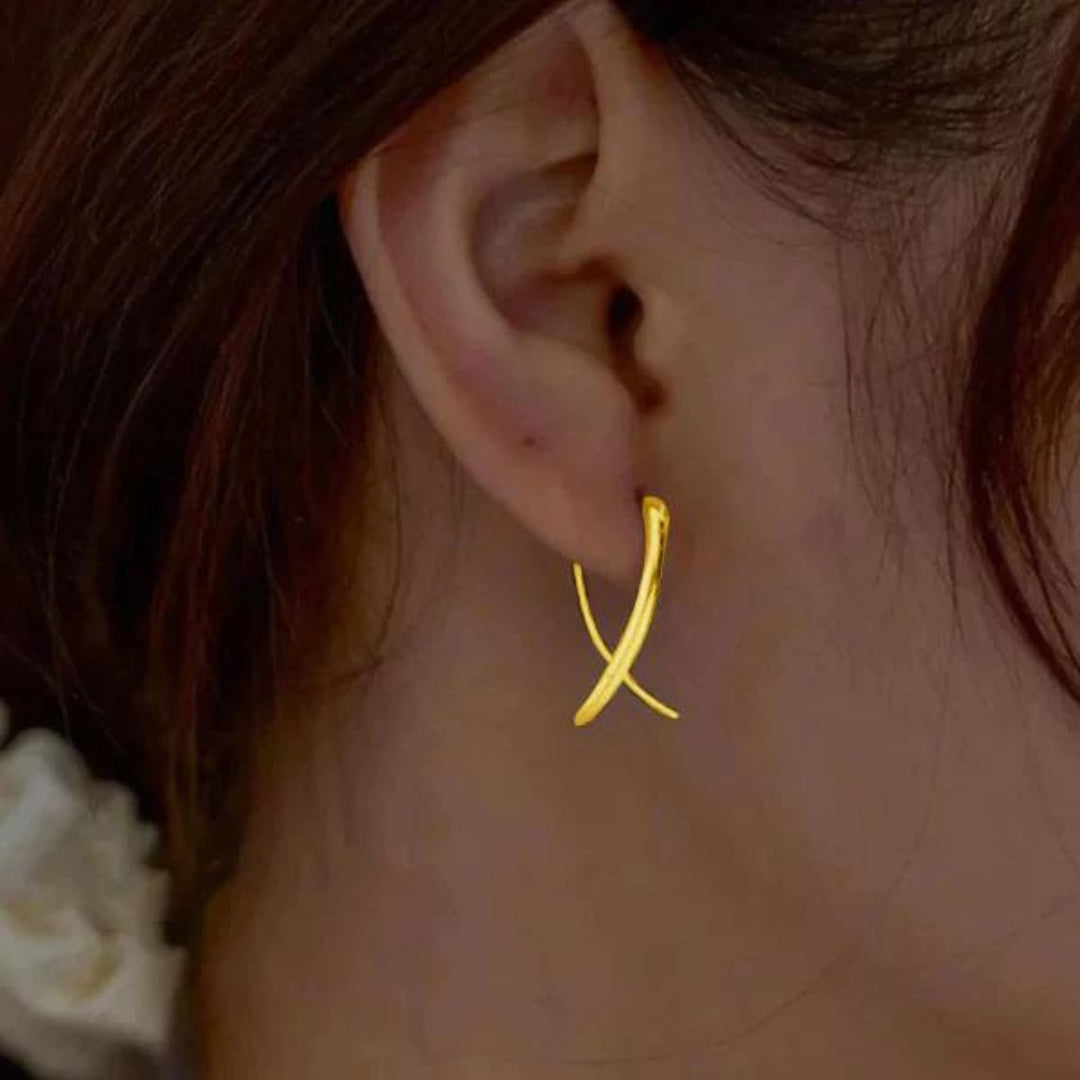 Élégantes Boucles d'Oreilles en Or en Forme de Croix