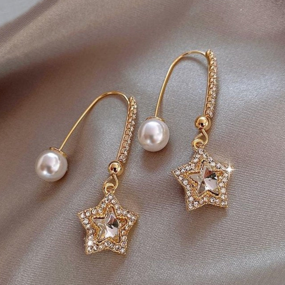 Éclatantes Boucles d'Oreilles Étoile en Or avec Zircons et Perles Élégantes