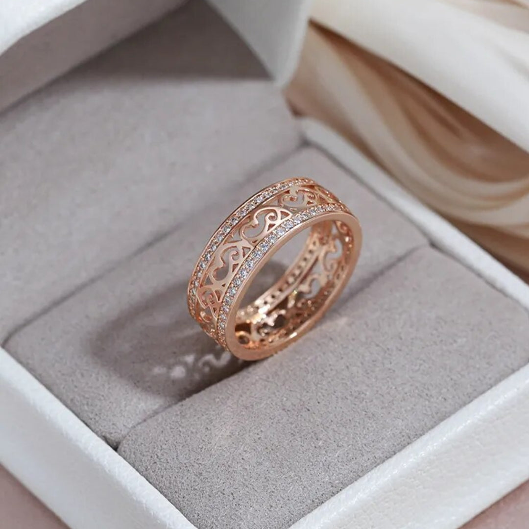 Bague en lierre étincelante au design élégant