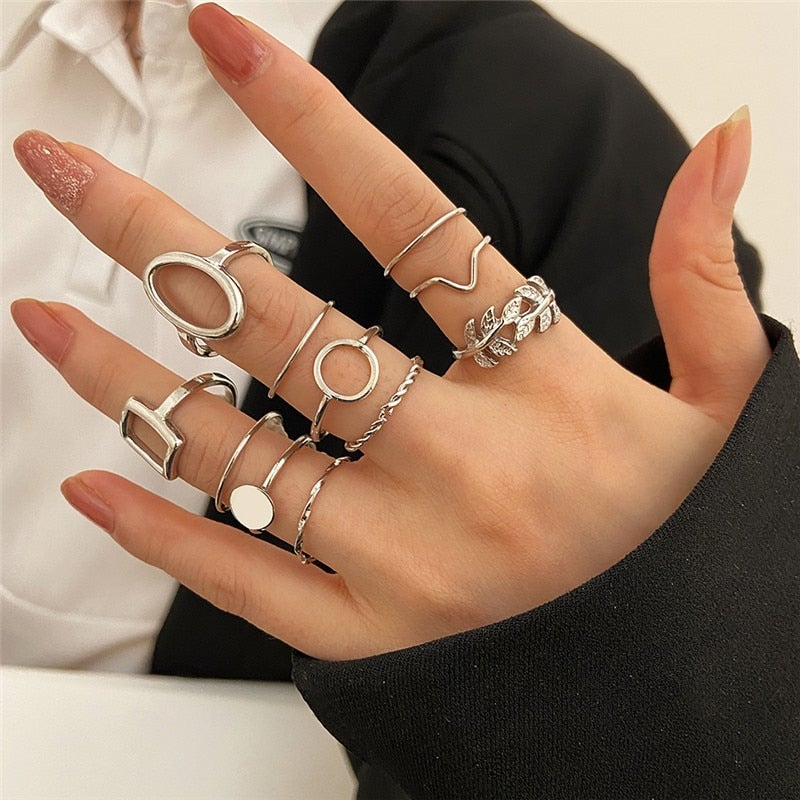 Ensemble de 11 Bagues Vintage en Argent Élégant