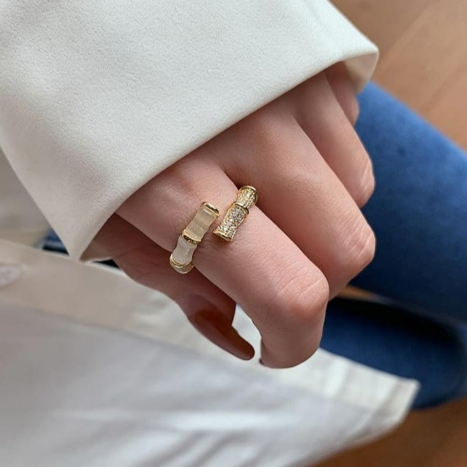 Élégante Bague Ajustable en Or Inspirée du Bambou