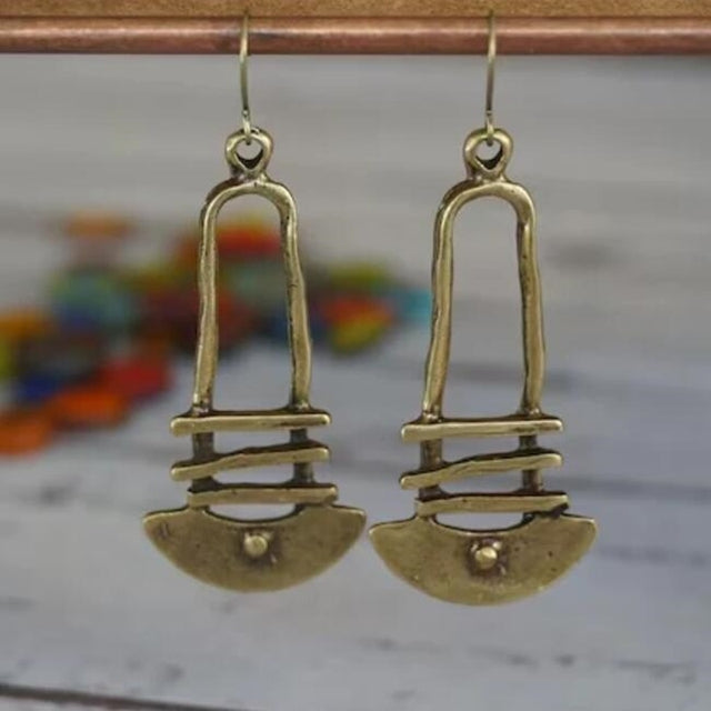Boucles d'Oreilles Géométriques en Demi-Cercle avec Design Escalier Élégant