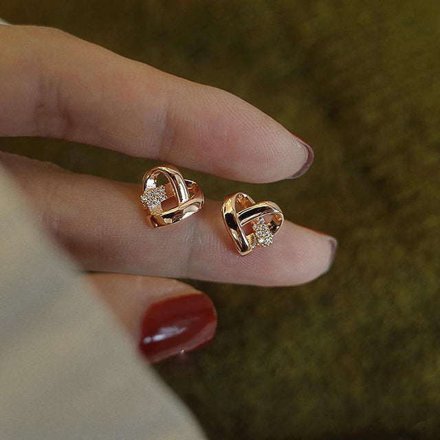 Boucles d'oreilles en Or avec Maillons en Forme de Coeur et Éclats de Zirconia