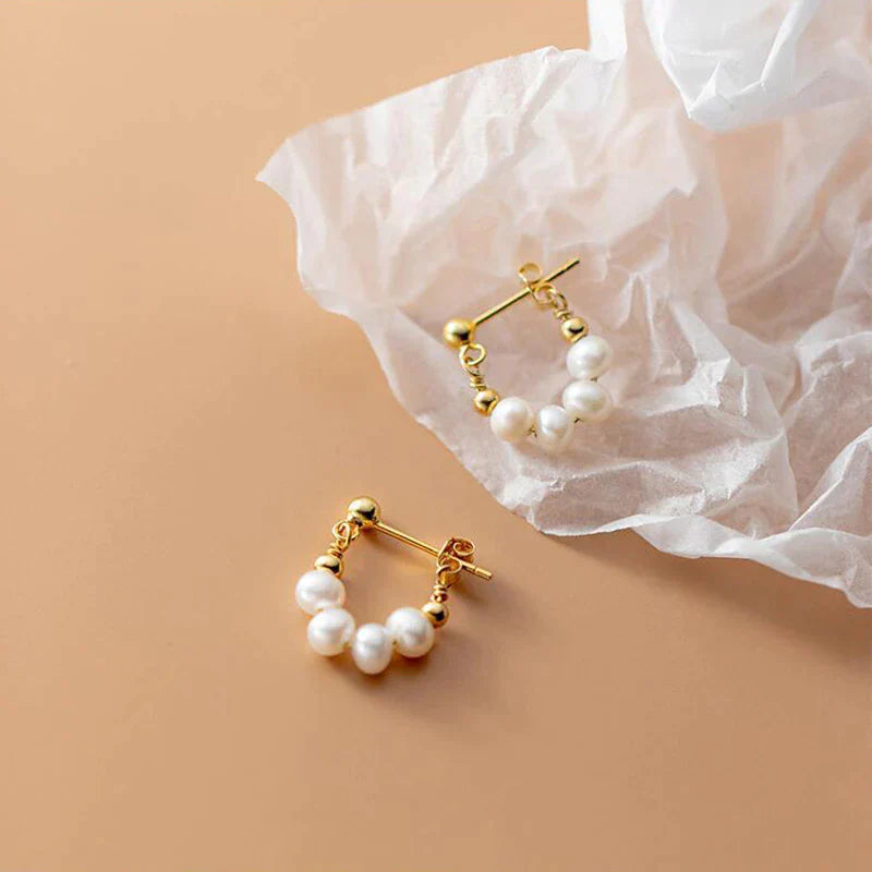 Éblouissantes Boucles d'Oreilles en Perles Dorées