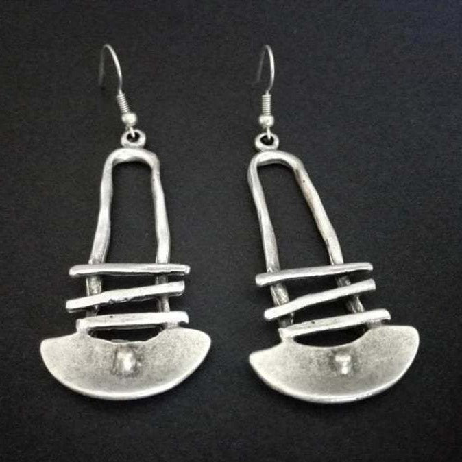 Boucles d'Oreilles Géométriques en Demi-Cercle avec Design Escalier Élégant