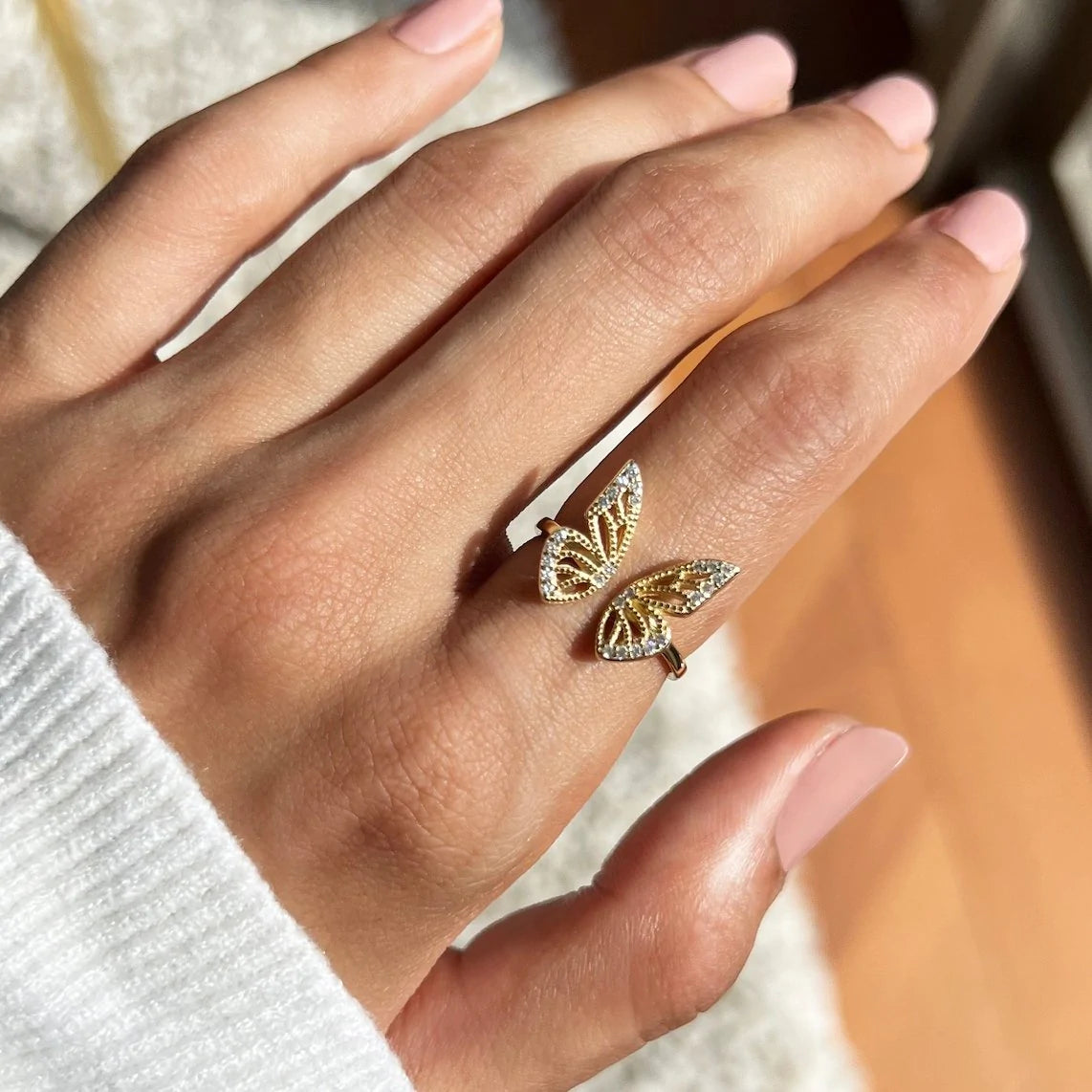Bague Ajustable Papillon en Or Éblouissant avec Zircons Étincelants