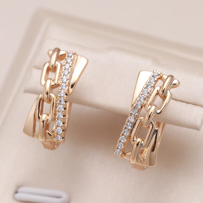 Élégantes Boucles d'Oreilles en Or avec Chaînes Raffinées