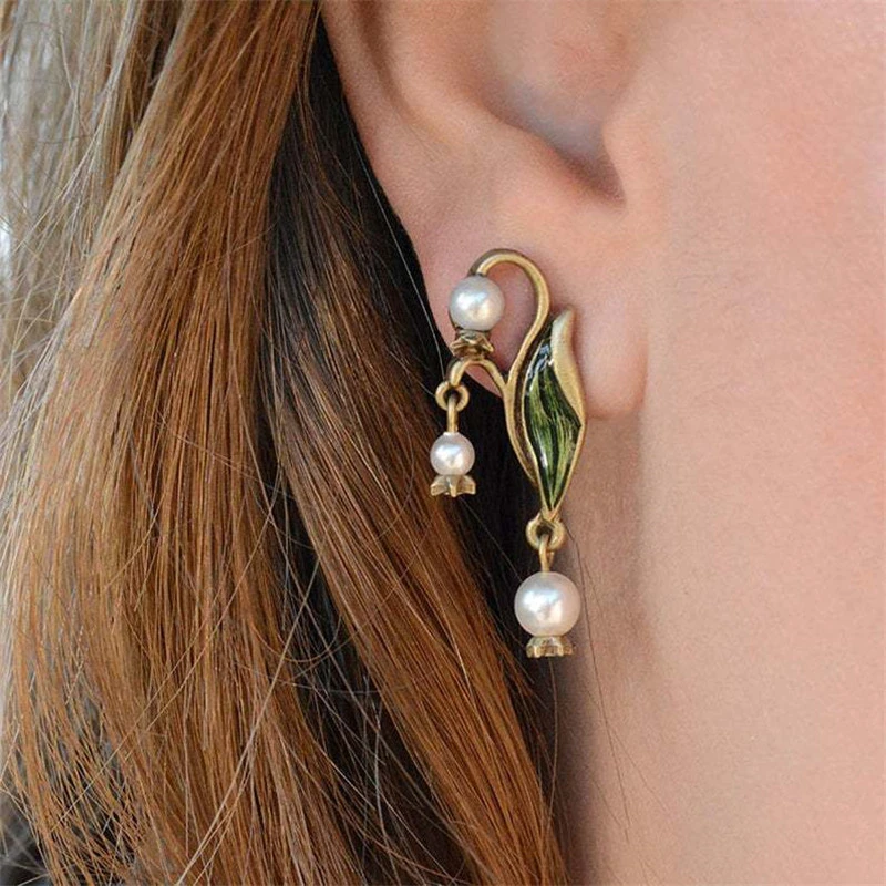 Boucles d'oreilles Boho Élégantes en Émail et Perles Chic