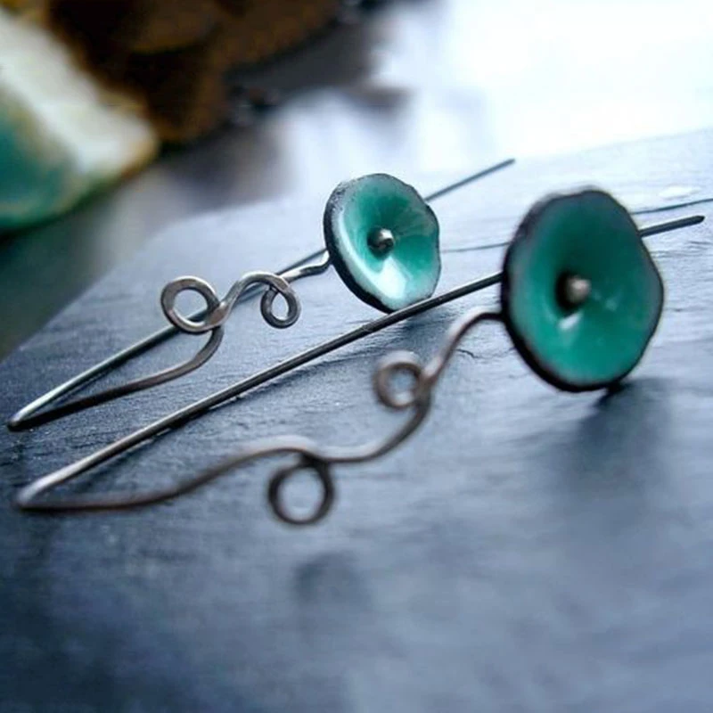 Boucles d'oreilles Vintage Élégance Fleurie en Émail Vert