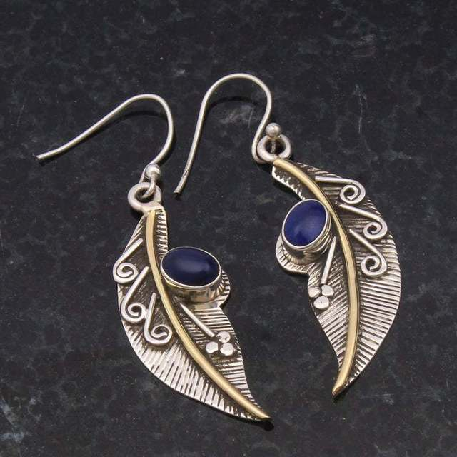 Boucles d'oreilles Vintage en Plume ornées d'une élégante Pierre Bleue