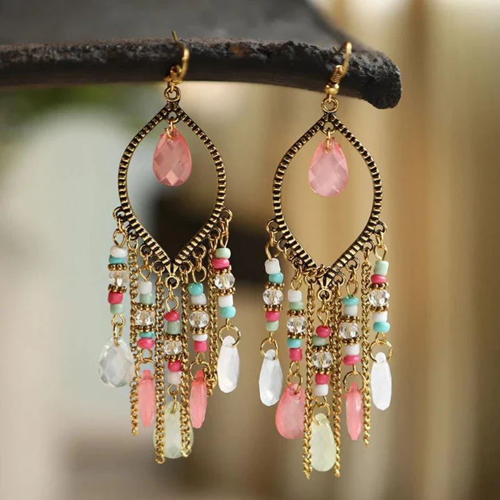 Élégantes boucles d'oreilles Mandala ornées de cristaux roses rétro