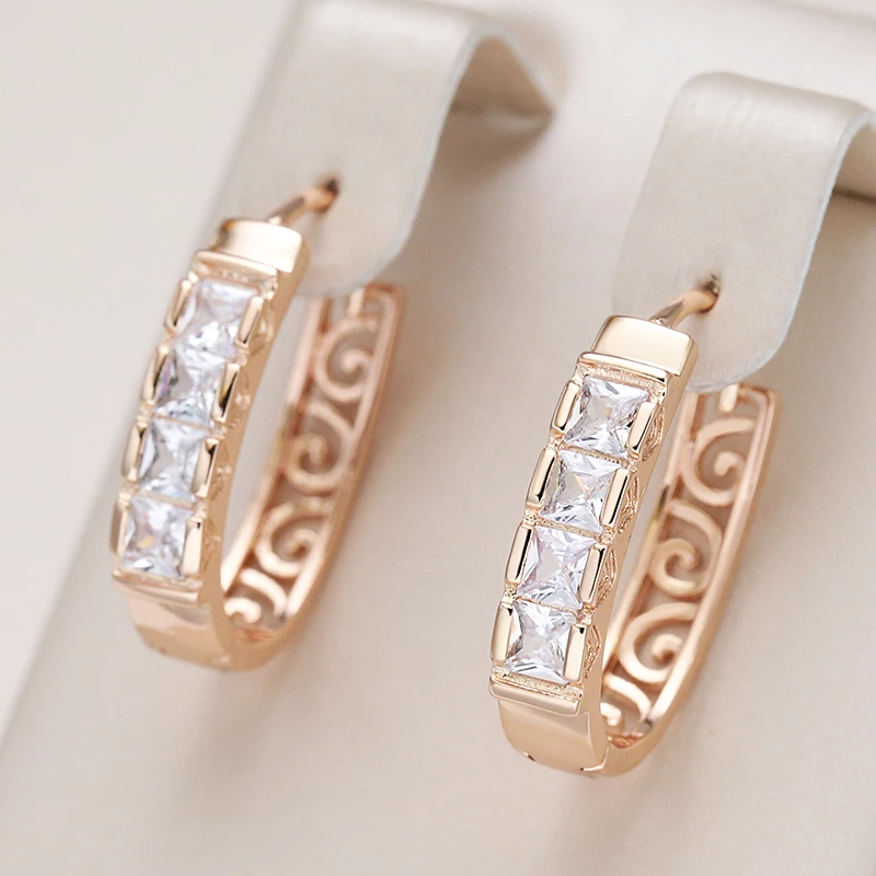 Élégantes Boucles d'oreilles en Or ornées de Cristaux scintillants