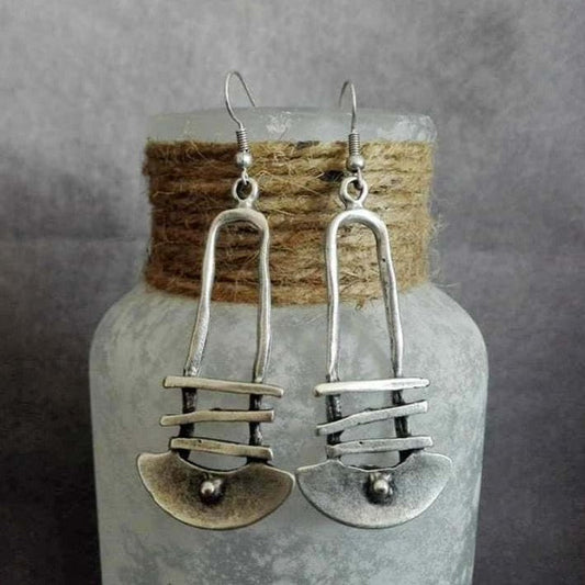 Boucles d'Oreilles Géométriques en Demi-Cercle avec Design Escalier Élégant