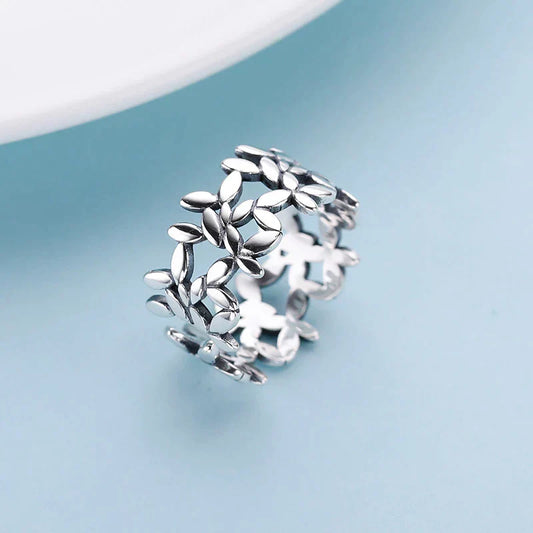 Bague Élégante en Argent à Motif de Feuille