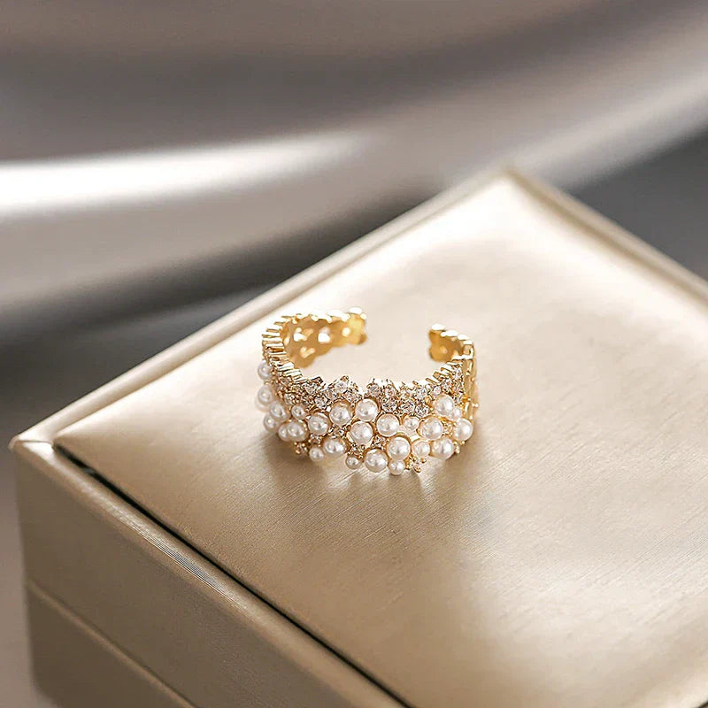 Bague Chic Ajustable en Perles Éclatantes et Zirconias Brillantes