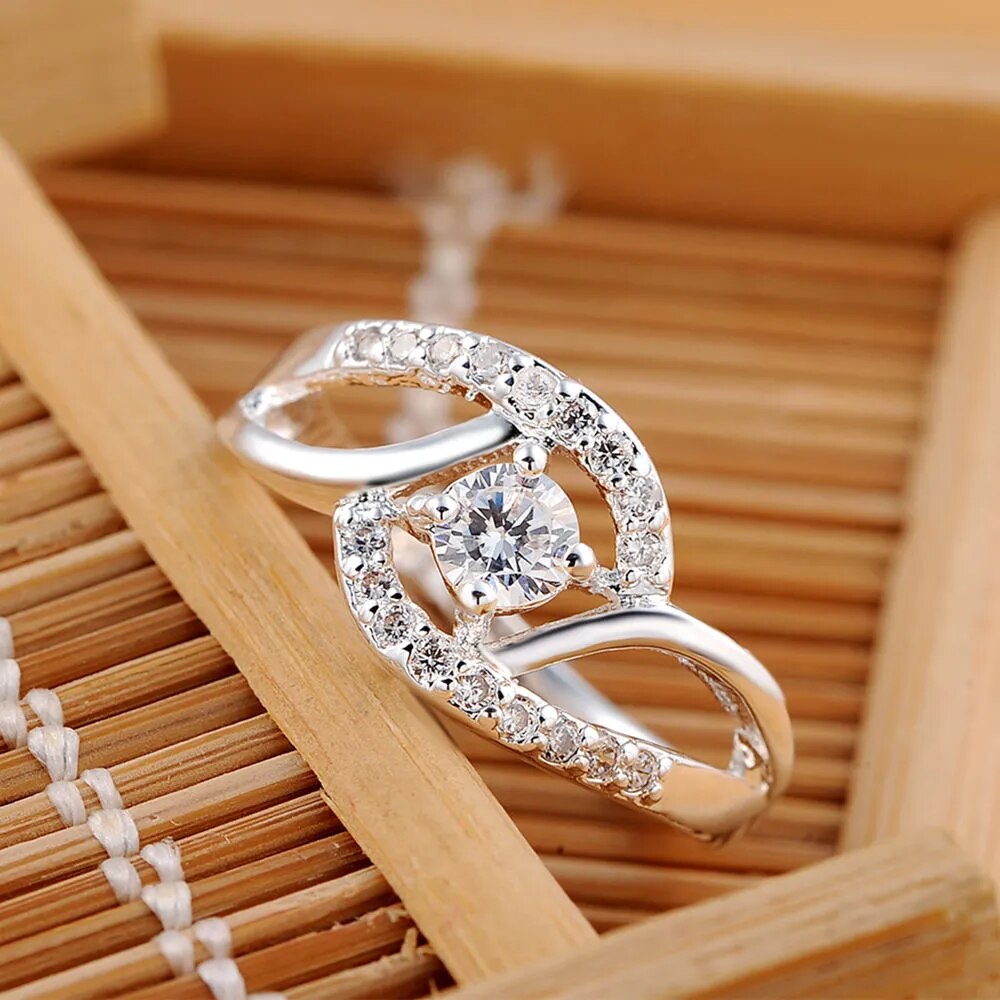 Sublime Bague en Argent Brillant pour un Élégance Inégalée