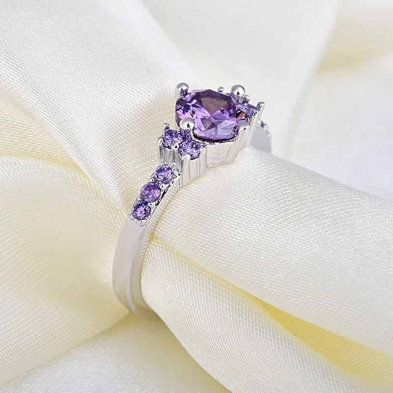 Éblouissante Bague en Argent avec Zircon Violet Étincelant