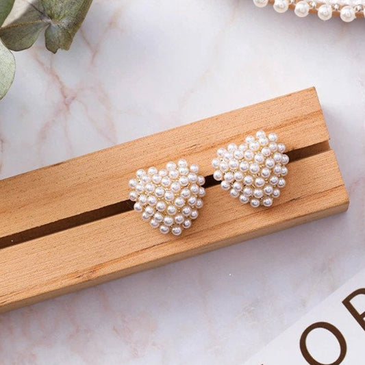 Boucles d'Oreilles Cœur Élégantes avec Perles Dorées