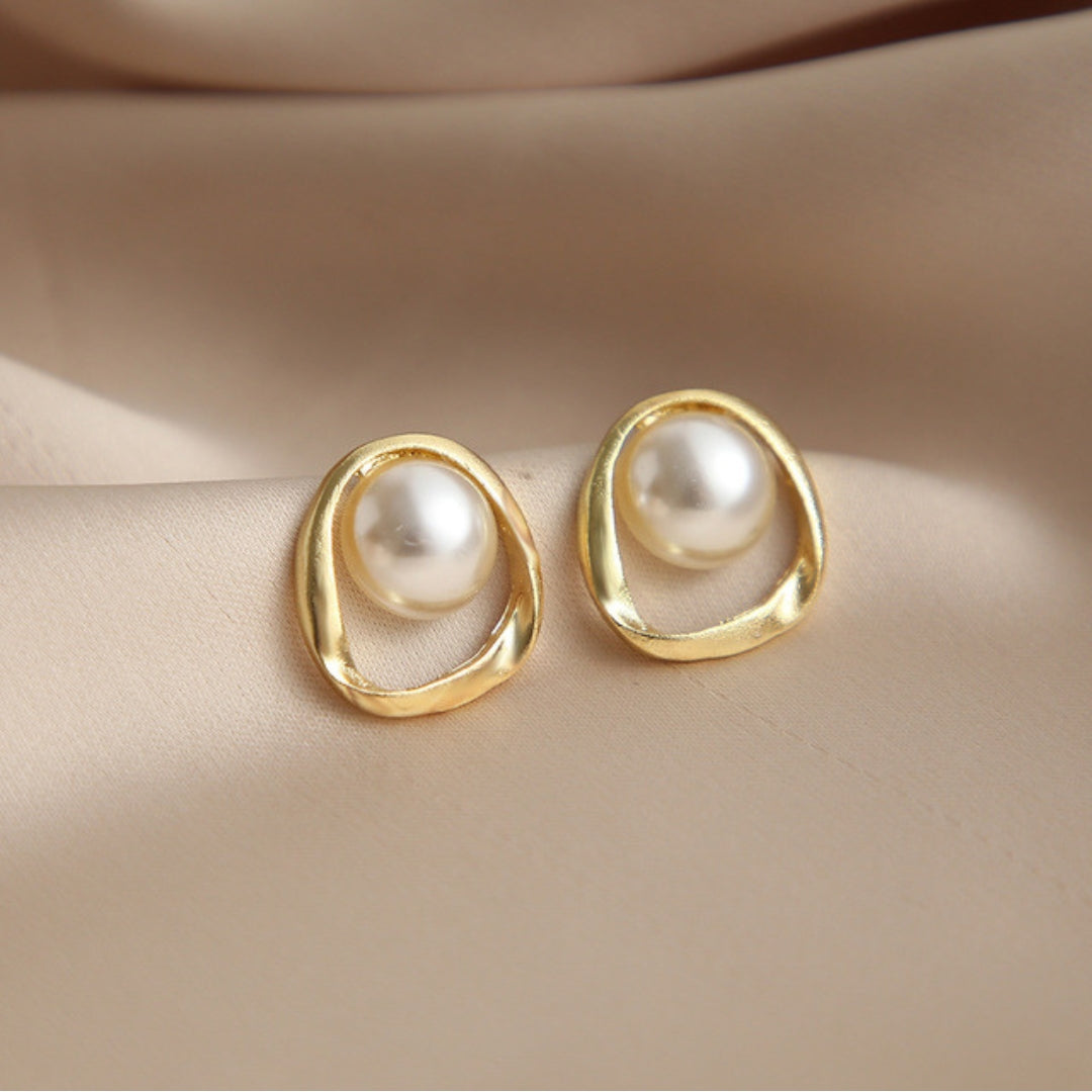 Éblouissantes Boucles d'Oreilles en Or avec Perles Inspirées de Saturne