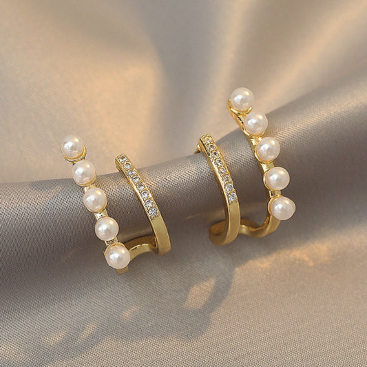 Élégantes Boucles d'Oreilles en Or ornées de Perles et de Zircons scintillants