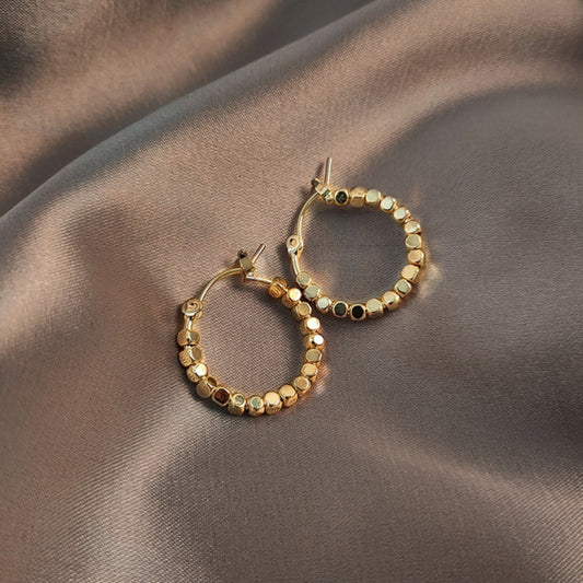 Boucles d'Oreilles Chic en Or avec Cubes Éblouissants