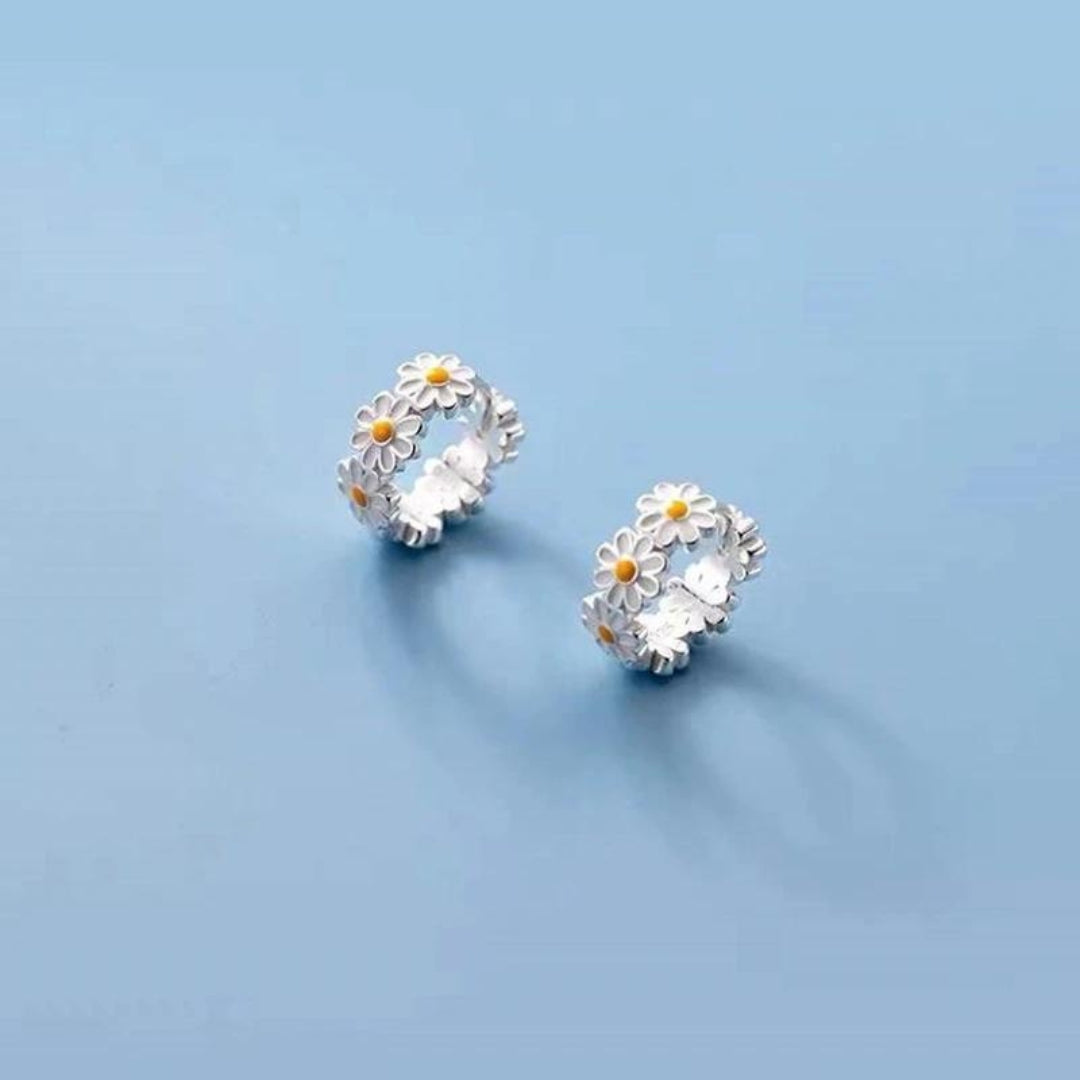 Élégantes Boucles d'Oreilles Marguerite en Argent