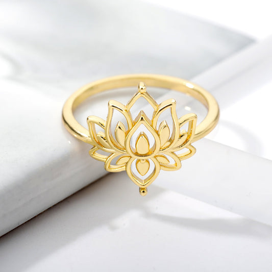 Élégante Bague Lotus en Or