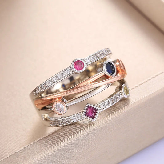 Bague Vintage aux Éblouissants Cristaux Colorés en Design Creux