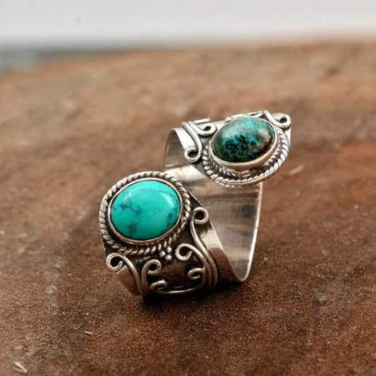 Anneau vintage en argent avec spirale et pierre turquoise