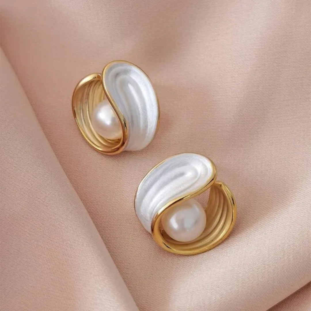 Éclatantes Boucles d'Oreilles en Opale Blanche et Perles d'Or Luxe