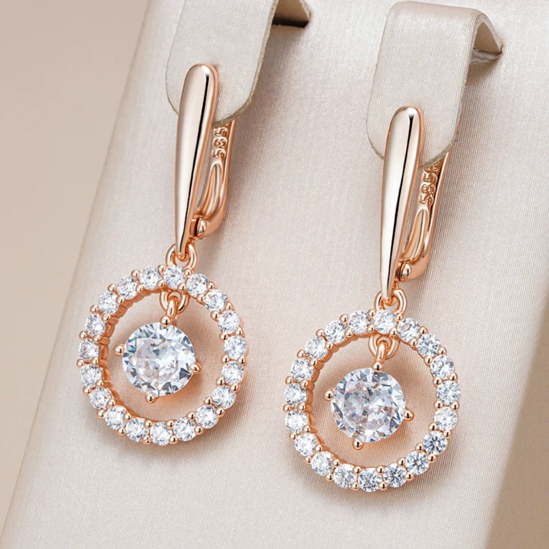 Éblouissantes boucles d'oreilles en cristal rond pour un look sophistiqué