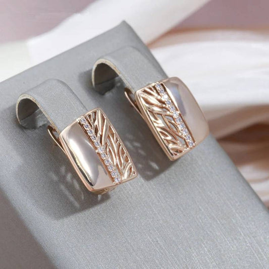 Élégantes boucles d'oreilles carrées creuses en or