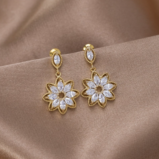 Éblouissantes Boucles d'Oreilles Marguerite en Or ornées de Zirconia scintillants