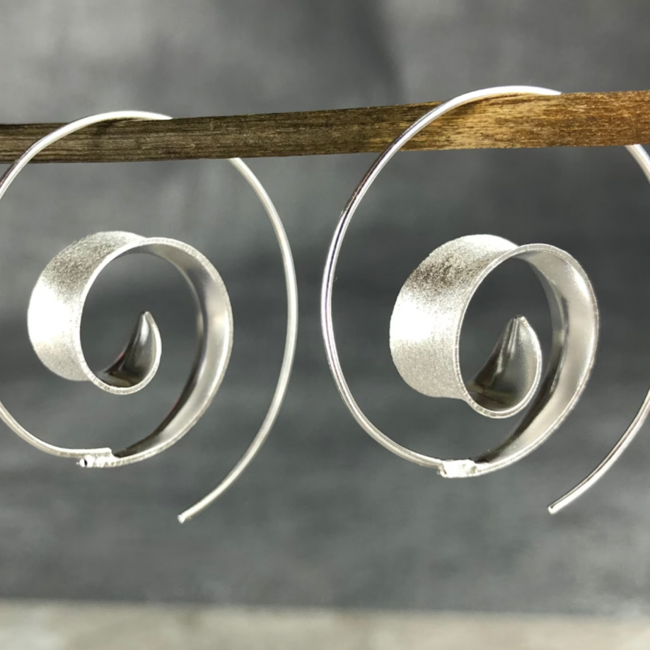Éblouissantes Boucles d'Oreilles Spirale en Argent