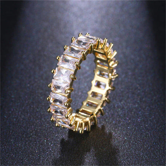 Bague Élégante en Zircone avec Finition Or et Argent