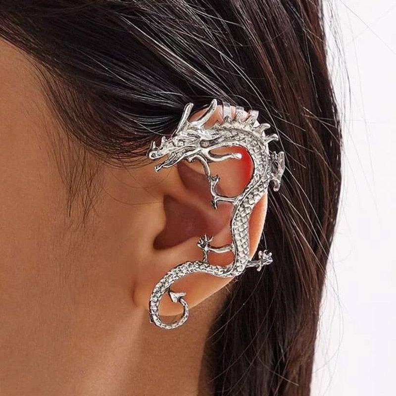 Éblouissantes boucles d'oreilles dragons en argent