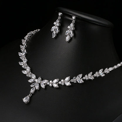 Éblouissant Ensemble de Bijoux : Collier et Boucles d'Oreilles en Zirconium et Argent Sterling