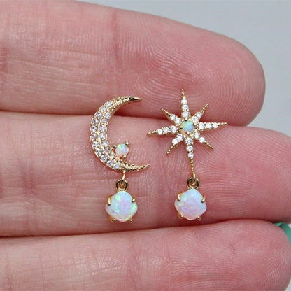 Éblouissantes Boucles d'oreilles Lune et Étoile en Opale et Or