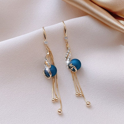 Éclatantes Boucles d'Oreilles de Fête Agrémentées de Perles Bleues