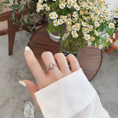 Bague en Or Adjustable avec Un Élégant Coeur Rose et Éclat de Zirconia