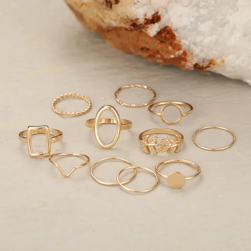 Ensemble de 11 Bagues Vintage en Argent Élégant