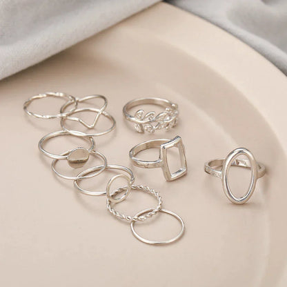 Ensemble de 11 Bagues Vintage en Argent Élégant
