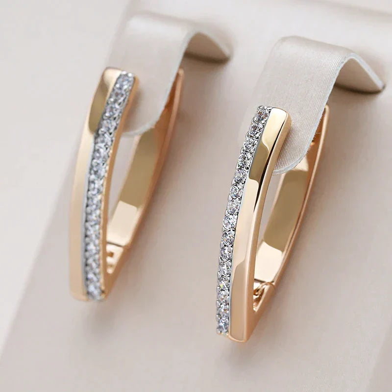 Éclatantes Boucles d'oreilles en Plaqué Or avec Pointes Étincelantes