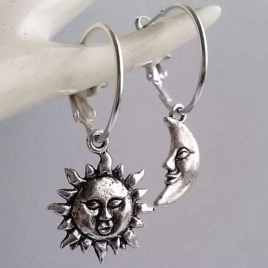 Éblouissantes Boucles d'Oreilles Lune et Étoile en Argent 925